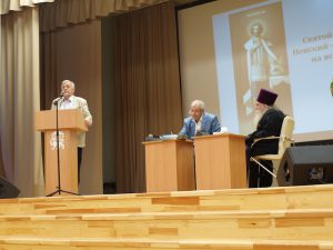 Выступает В.Потресов