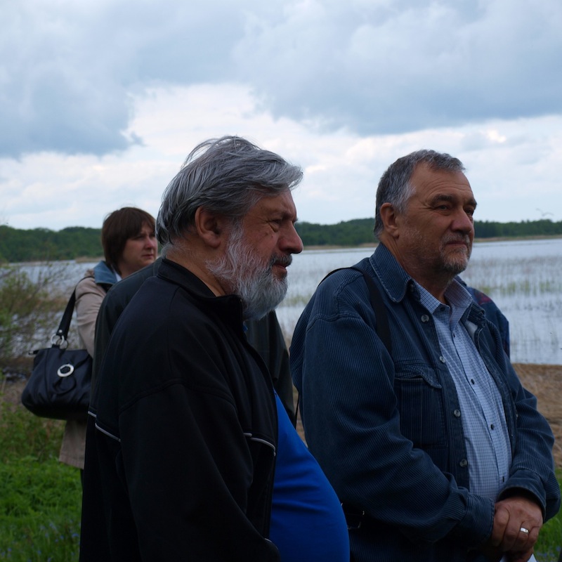 А.Козловский (слева) в Кобыльем Городище