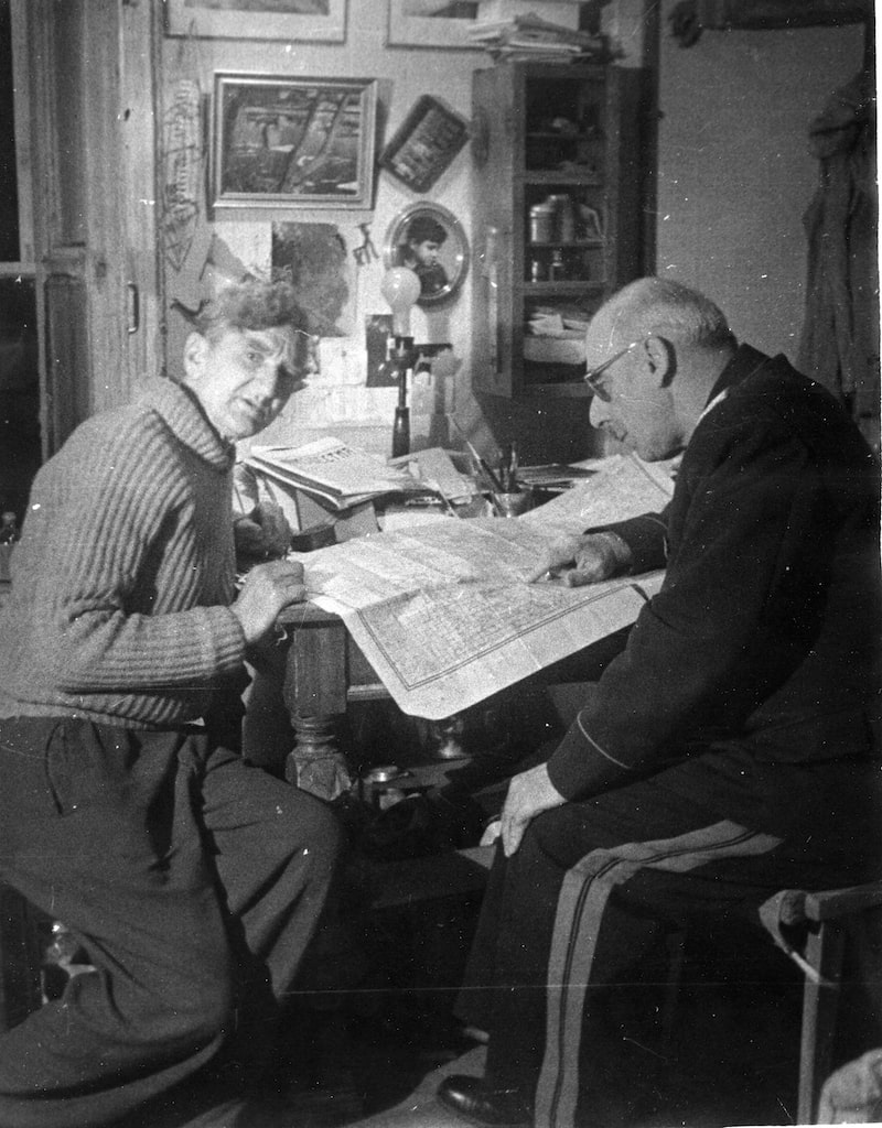 А.С.Потресов (слева) и Г.Н.Караев. Москва, 1960.